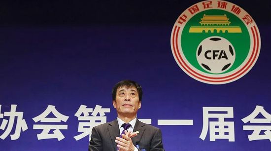 军营受岔开腿呻吟bl孕夫